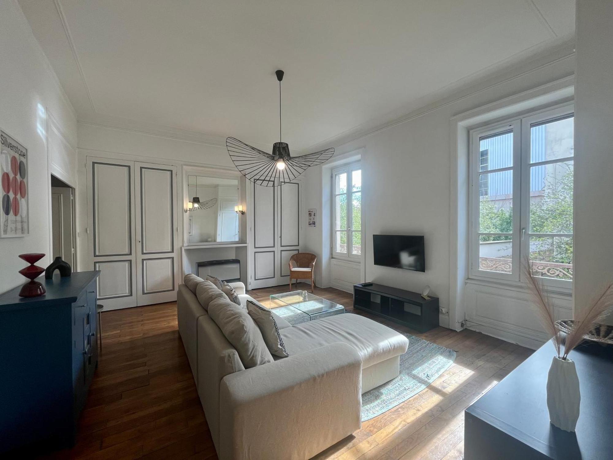 Suite Lavani Lyon Exterior photo